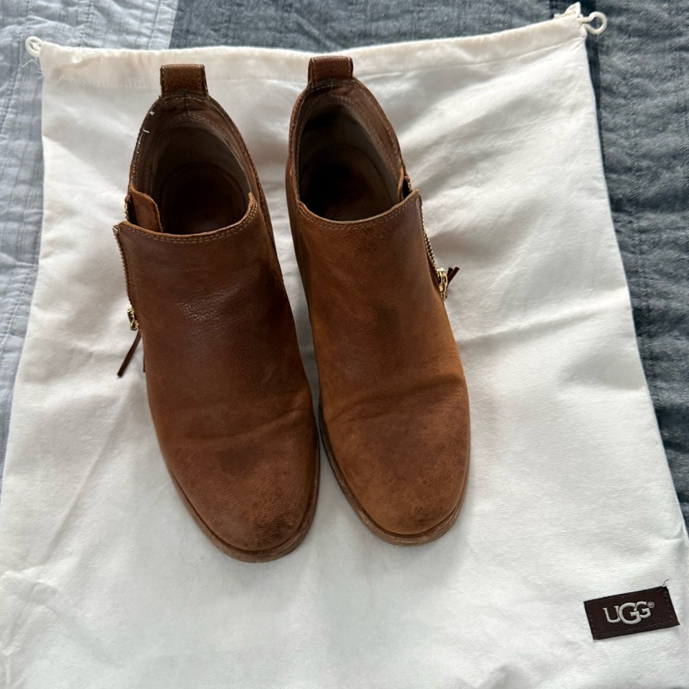 Ugg zip up bootie boots